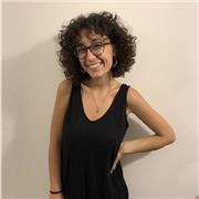 Laureata triennale in Lingue e Letterature straniere e magistrale in Editoria e scrittura offre lezioni di letteratura e supporto